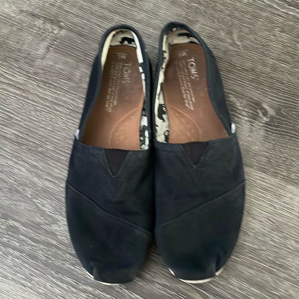 Men's Tom's slip in shoes